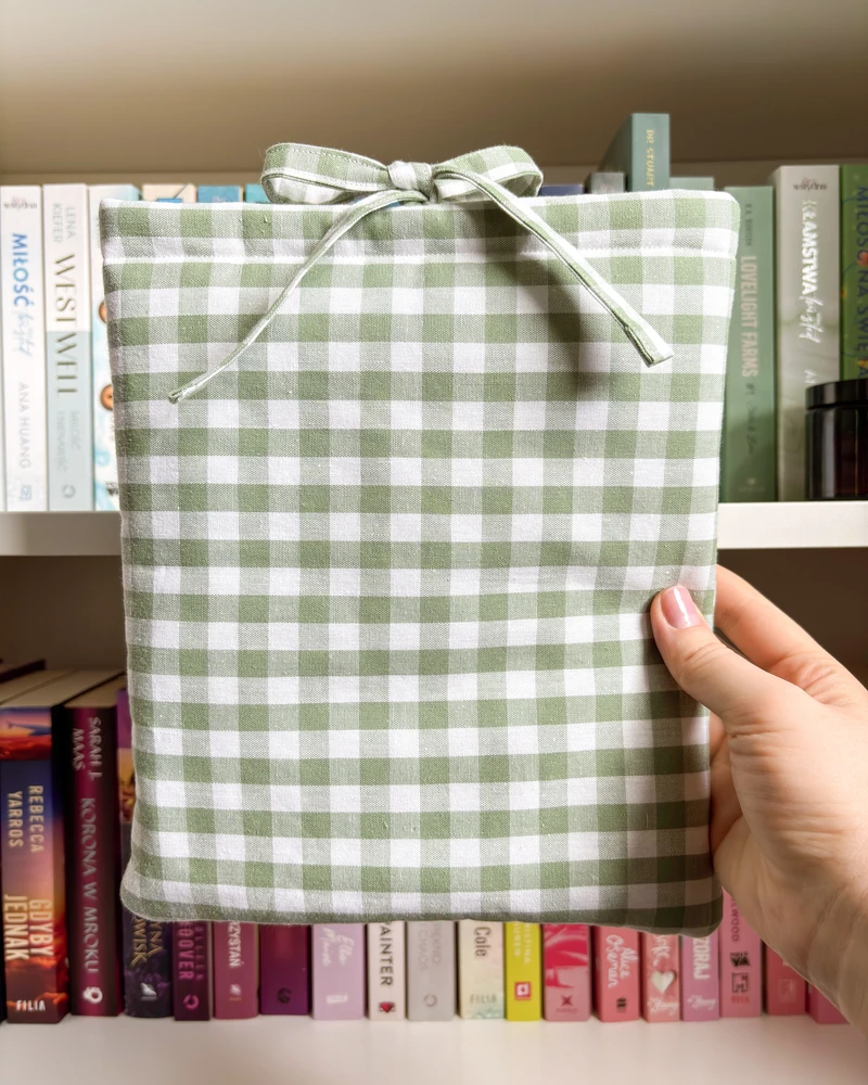 etui na książkę szałwiowa kratka gingham